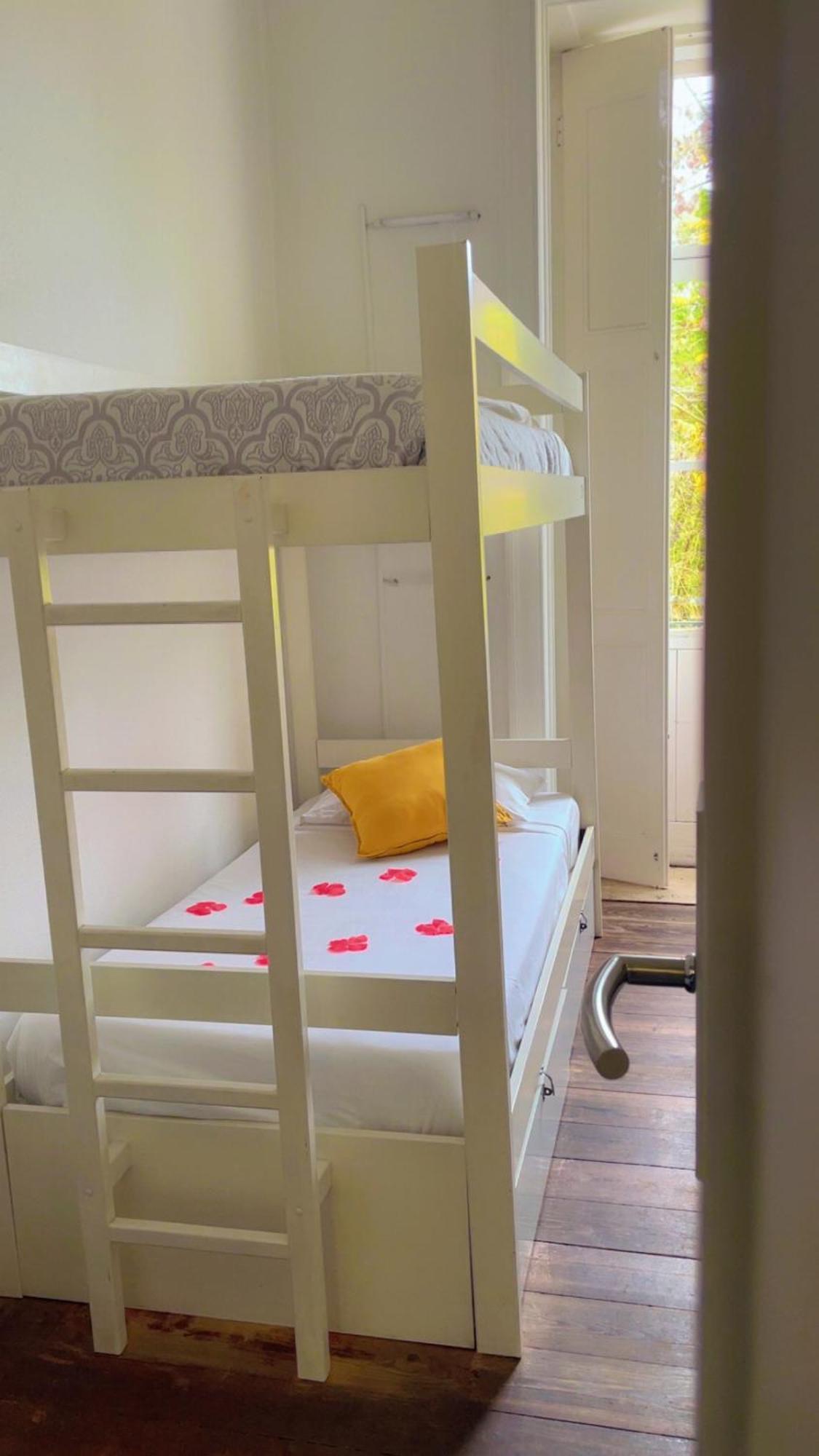 Ww Hostel & Suites Коимбра Екстериор снимка