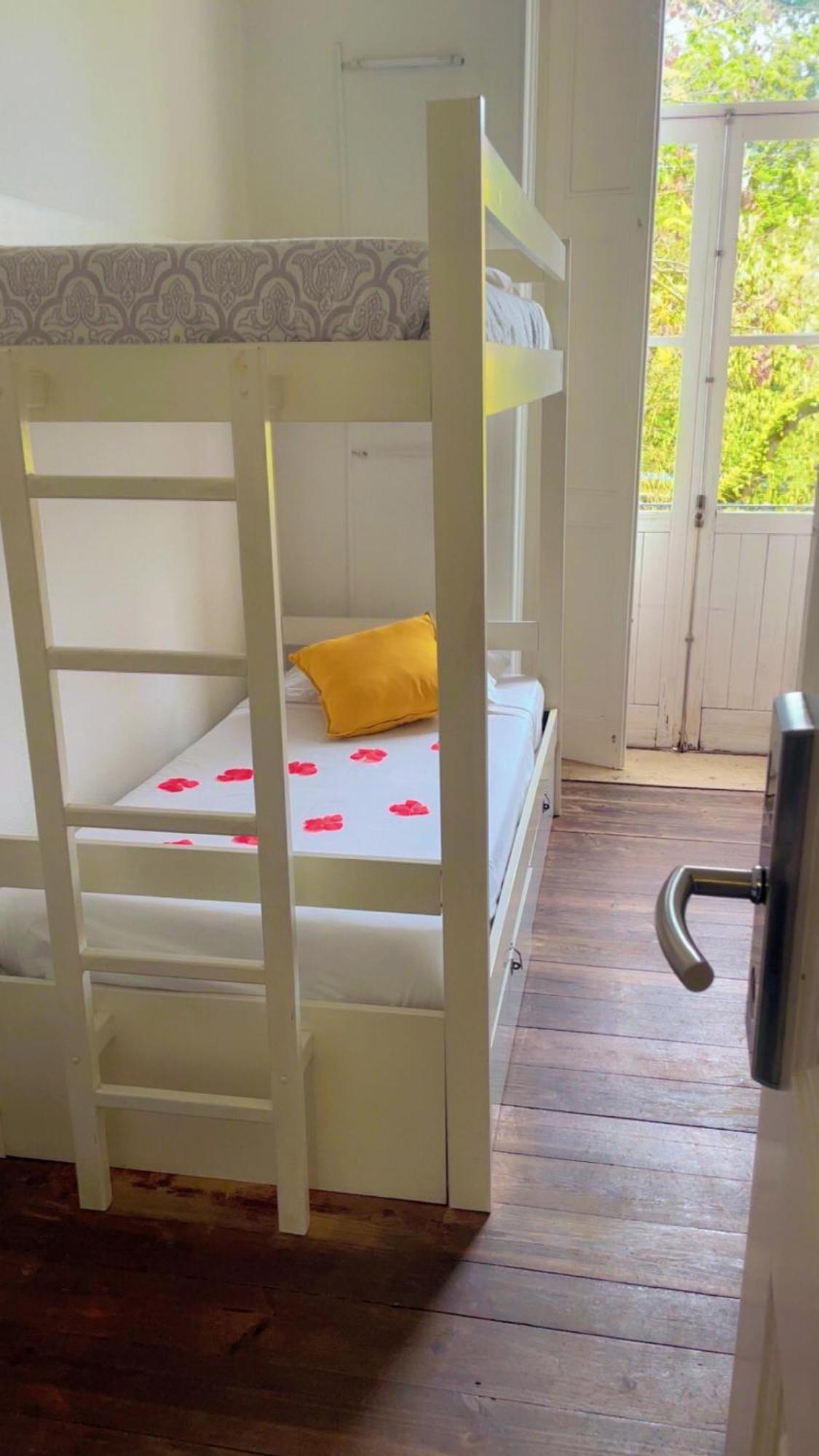 Ww Hostel & Suites Коимбра Екстериор снимка