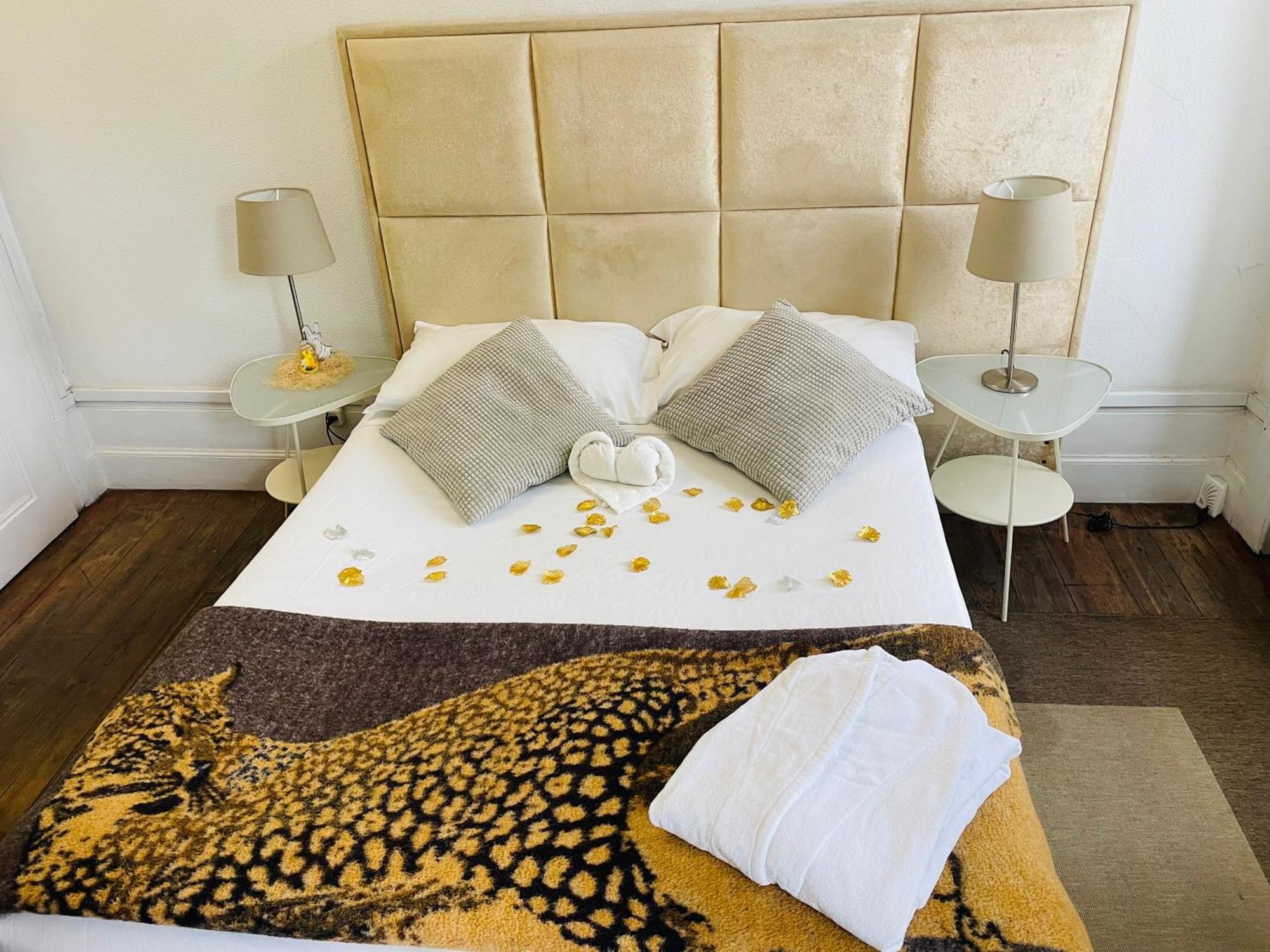 Ww Hostel & Suites Коимбра Екстериор снимка