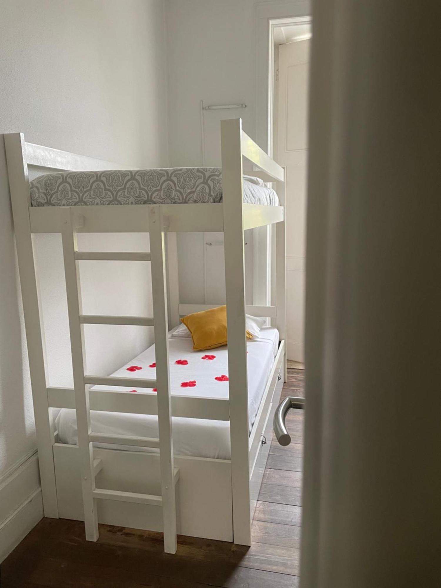 Ww Hostel & Suites Коимбра Екстериор снимка