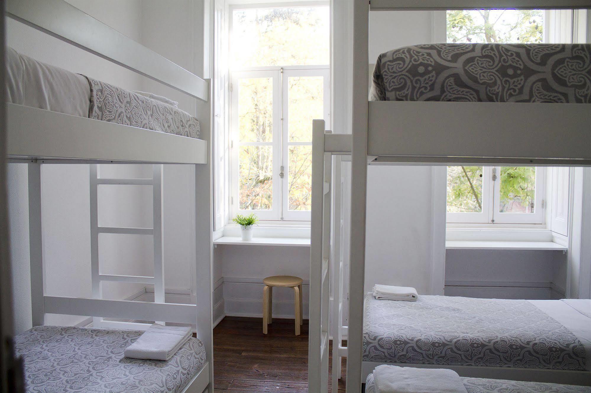 Ww Hostel & Suites Коимбра Екстериор снимка